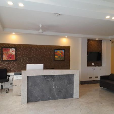Hotel The Luxem - Behind Ibis Hotel Gurugram Gurgaon Bagian luar foto